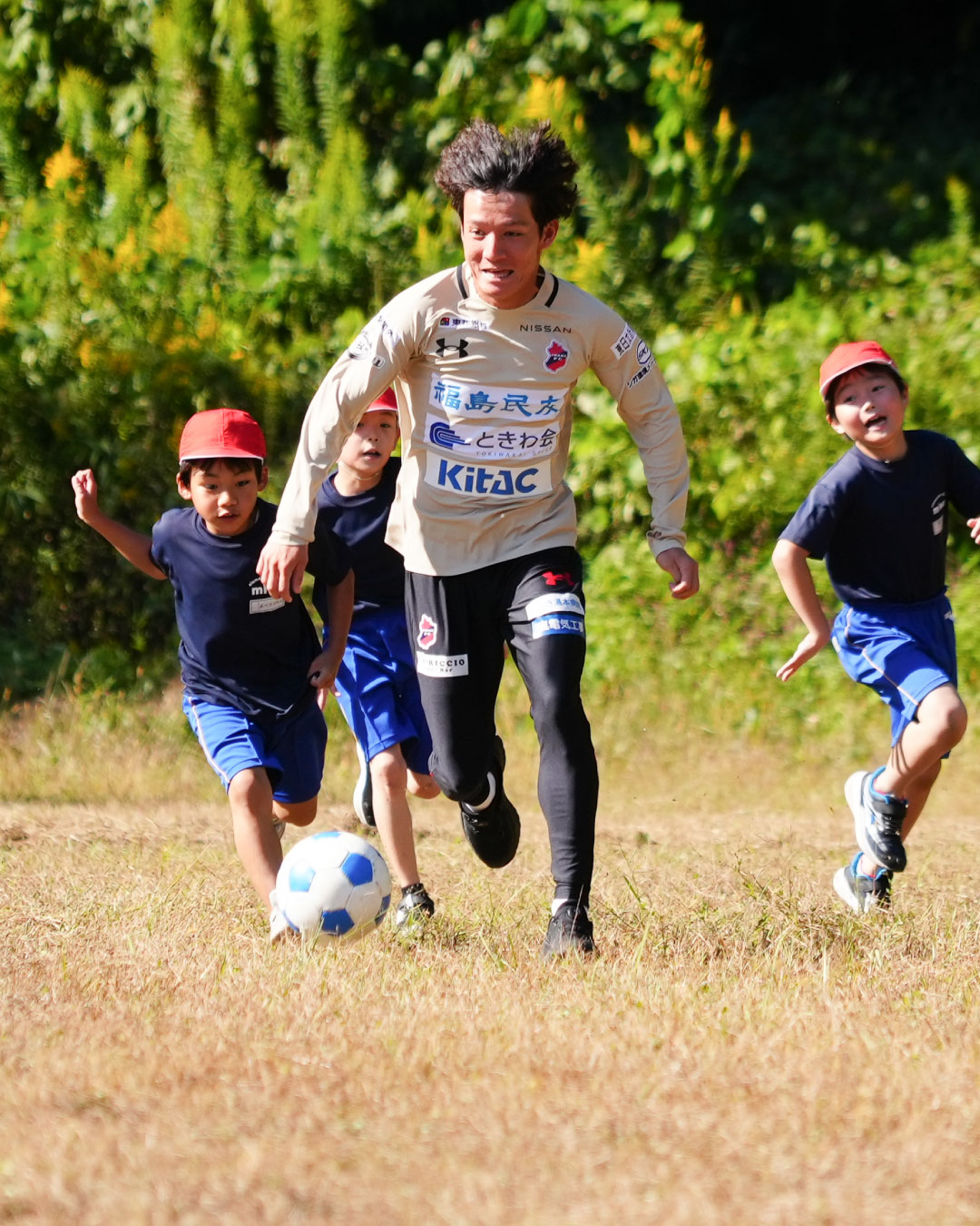 いわきFCトップチーム選手が三和町「三和小学校」を訪問