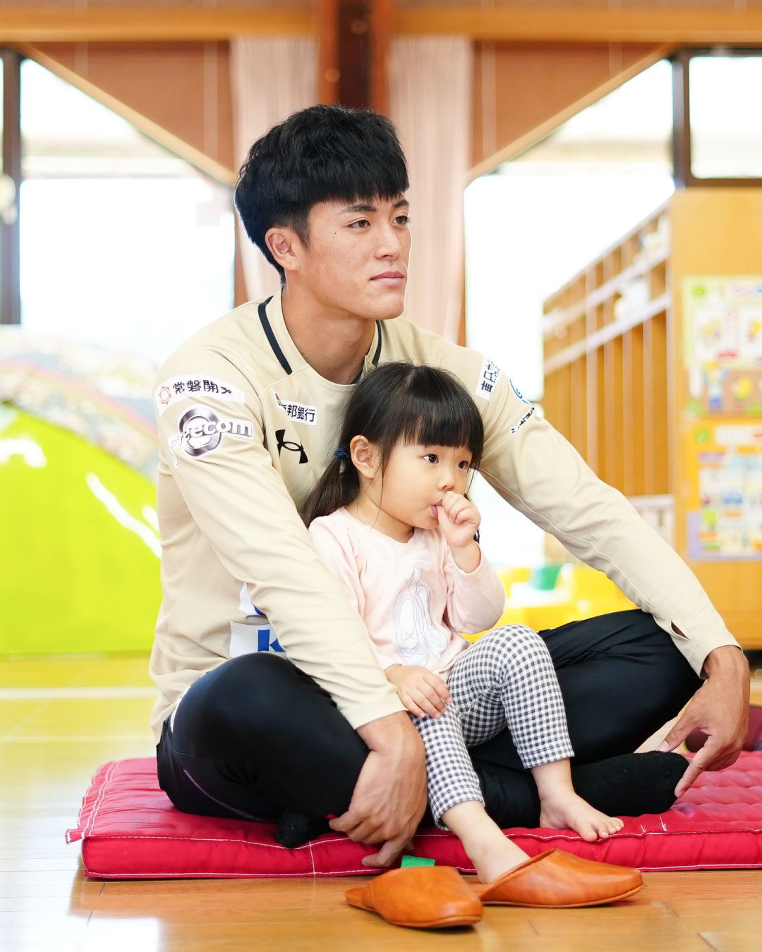 いわきFCトップチーム選手が三阪保育所を訪問